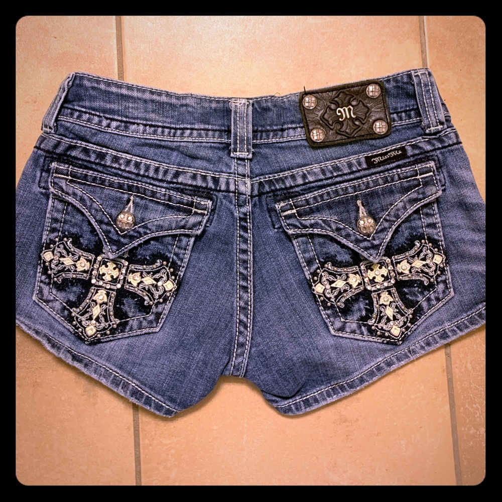 Miss me jean shorts size 27
